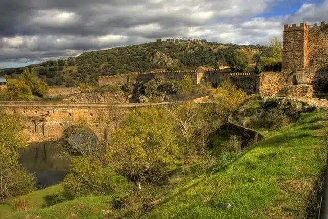 7 beautiful towns and villages near Madrid: Buitrago de Lozoya